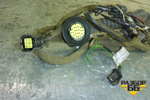 Проводка двери передней левой для Volkswagen Pointer с 2004г (Поитер)