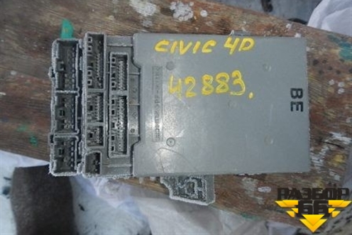 Блок предохранителей салонный для Honda Civic 4D с 2006-2012г