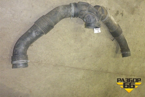 Патрубок воздушного фильтра (в сборе 4.2л) (7L6129627) для Volkswagen Touareg c 2002-2010г