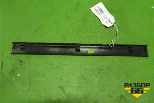 Накладка порога внутренняя правая (84201SMGE) для Honda Civic 5D с 2006-2012г