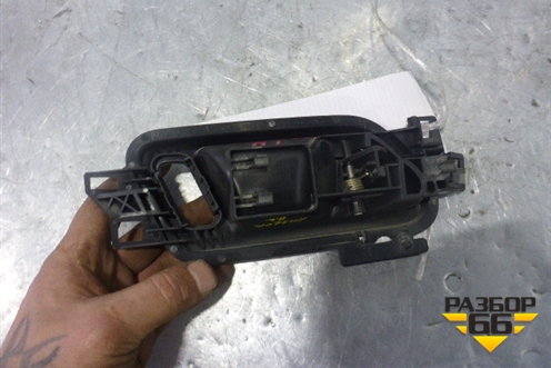 Ручка внутренняя двери передней левой (2H0837113C) для Volkswagen Amarok с 2010г