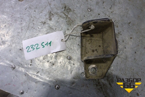 Кронштейн задней балки правый (5107348010) для Lexus RX 300/330/350 с 2003-2009г (РХ)