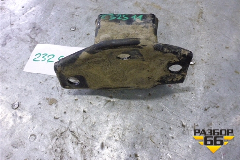 Кронштейн задней балки правый (5107348010) для Lexus RX 300/330/350 с 2003-2009г (РХ)