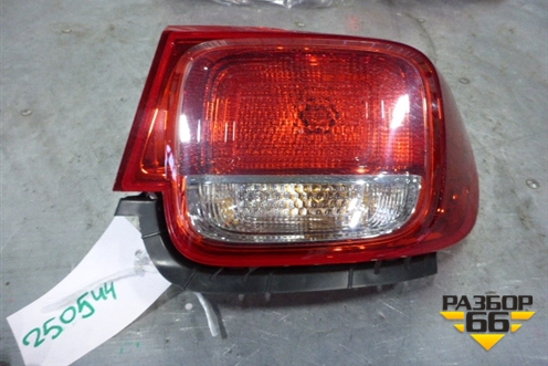 Фонарь задний наружный правый (новый) (25920376) для Chevrolet Malibu с 2011г