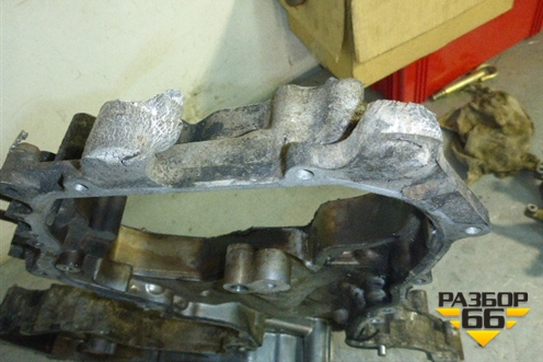 Крышка двигателя передняя для Infiniti Infiniti QX56/QX80 (Z62) с 2010г (Ку икс56/80)