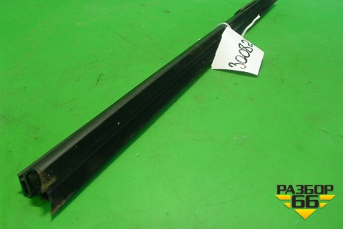 Накладка стекла заднего левого (внутренний) для Nissan Teana (L33) с 2013г (Теана)