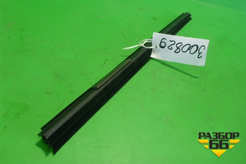 Накладка стекла заднего правого (внутренний) для Nissan Teana (L33) с 2013г (Теана)