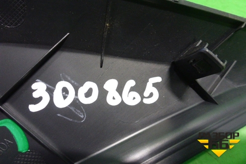 Накладка на торпедо (боковая правая) (684203TS0A) для Nissan Teana (L33) с 2013г (Теана)