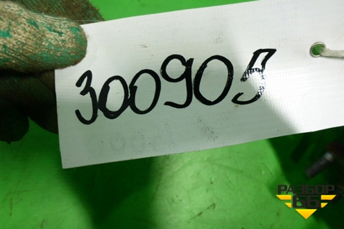 Кулак поворотный передний правый (25л АКПП QR25DE пробег 7000 км) для Nissan Teana (L33) с 2013г (Теана)