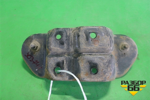 Кронштейн воздухозаборника  (нижний) (558297F900) для Hyundai  HD-500 с 2010г