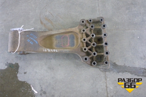 Кронштейн реактивной тяги (к раме) (552507K900) для Hyundai  HD-500 с 2010г