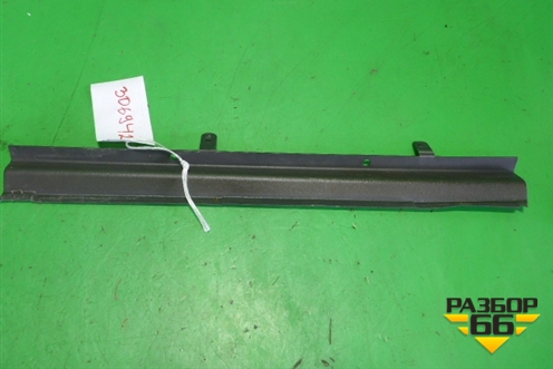 Обшивка в кабину (левая над дверью) для Hyundai  HD-500 с 2010г