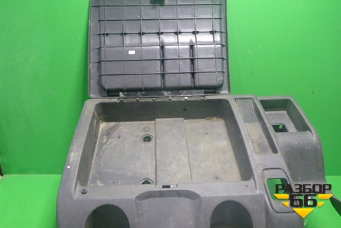 Консоль (833117C000LF) для Hyundai  HD-500 с 2010г