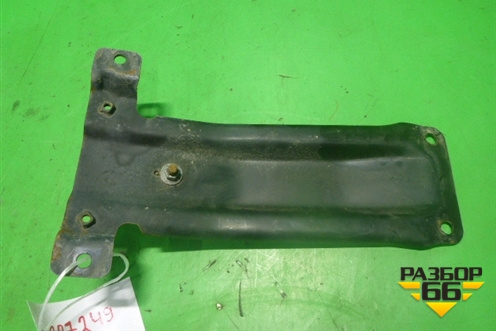 Кронштейн спойлера (правый) для Hyundai  HD-500 с 2010г