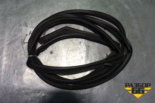 Уплотнитель двери передней правой для Nissan Murano (Z51) с 2007-2015г (Мурано)