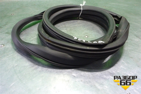 Уплотнитель двери задней левой для Nissan Murano (Z51) с 2007-2015г (Мурано)