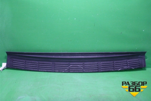Накладка заднего бампера (до 2012г) (5216260040) для Toyota Land Cruiser (200) с 2008г