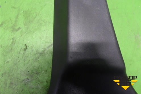 Обшивка стойки центральная нижняя левая (76916AU000) для Nissan Primera (P12E) с 2001-2008г (Примера)