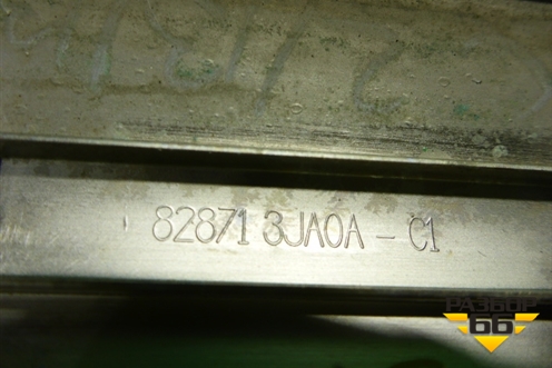 Накладка двери задней левой (828713JA0A) для Infiniti Infiniti QX56/QX80 (Z62) с 2010г (Ку икс56/80)