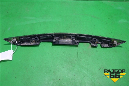 Накладка двери багажника (908161V92C) для Infiniti Infiniti QX56/QX80 (Z62) с 2010г (Ку икс56/80)