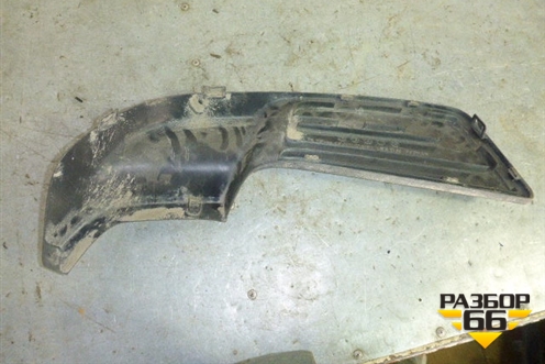 Накладка заднего бампера левая (12335817) для Chevrolet Trail Blazer с 2001-2009г
