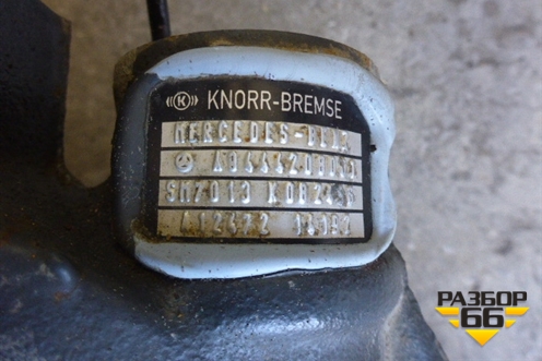 Суппорт передний правый (A9444208001) для Mercedes Benz TRUCK Axor 2 с 2004г (Аксор)