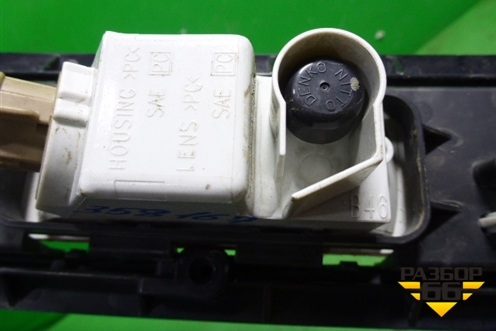 Фонарь в задний бампер центральный для Infiniti Infiniti QX56/QX80 (Z62) с 2010г (Ку икс56/80)