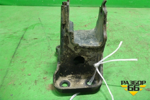 Кронштейн двигателя правый (5.6л VK56) для Infiniti Infiniti QX56/QX80 (Z62) с 2010г (Ку икс56/80)