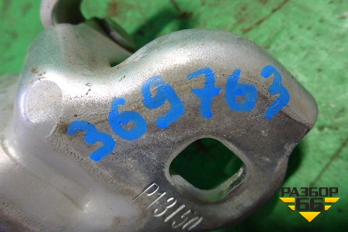 Петля двери задней левой нижняя (13505399) для Chevrolet Cobalt с 2012г