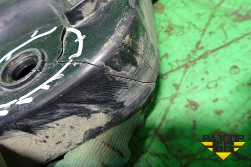 Кронштейн заднего бампера центральный (нижинй) (4M0807329) для Audi Q7 c 2015г (Ку 7)