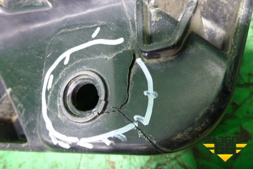 Кронштейн заднего бампера центральный (нижинй) (4M0807329) для Audi Q7 c 2015г (Ку 7)