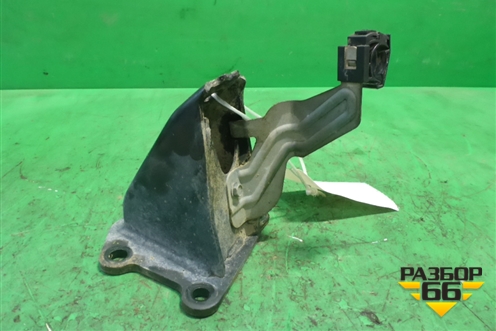 Кронштейн двигателя правый ( 2.5л YD25) (11232EB300) для Nissan Pathfinder (R51M) с 2004-2014г (Патфиндер)