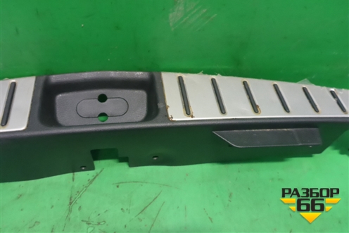Обшивка багажника на заднюю панель (84992CC40C) для Nissan Murano (Z50) с 2002-2008г (Мурано)