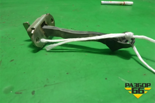 Ограничитель двери задней правой для Toyota Yaris с 2005-2011г (Ярис)