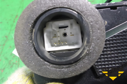 Замок двери передней левой (6 контактов) для Toyota Yaris с 2005-2011г (Ярис)