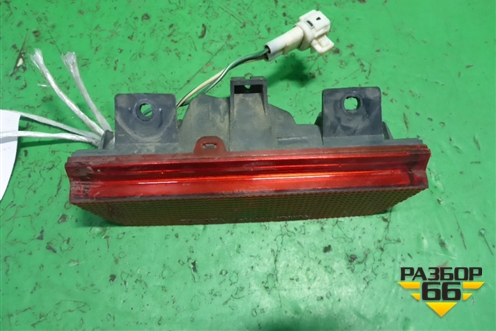 Фонарь задний стоп сигнал (8157042020) для Toyota Rav-4 с 1994-2000г (Рав 4)