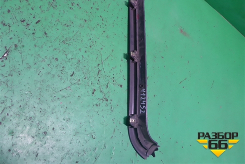 Обшивка двери багажника (верхняя правая) (6793742010) для Toyota Rav-4 с 1994-2000г (Рав 4)