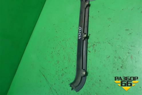 Обшивка двери багажника (верхняя левая) (6793842010) для Toyota Rav-4 с 1994-2000г (Рав 4)