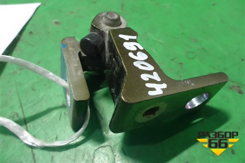 Петля двери передней правой нижняя (8K0831402F) для Seat Ibiza с 2008-2017г (Ибица)