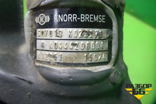 Суппорт передний правый (A9444208001) для Mercedes Benz TRUCK Axor 2 с 2004г (Аксор)