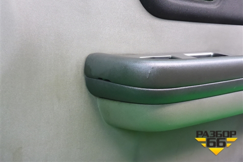 Обшивка двери передней правой под электрику (809008H300) для Nissan X-Trail (Т30) с 2000-2007г (Хтраил)