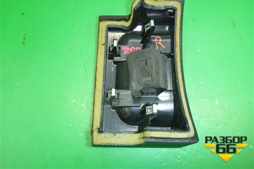 Накладка на торпедо (правая) (FBF500230) для Land Rover Discovery 3 с 2004-2009г (Дискавери)