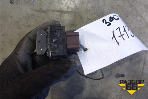 Кнопка обогрева сидений (правая) для Nissan Note (Е11) с 2005-2013г (Нот)