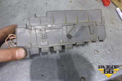 Блок предохранителей салонный для Honda Civic 4D с 2006-2012г