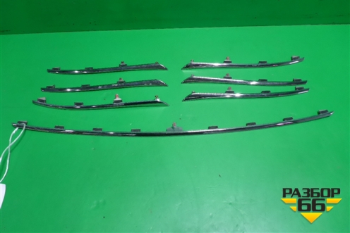 Накладка на решетку радиатора (после 2010г хром комплект) для Toyota Rav-4 с 2006-2013г (Рав 4)