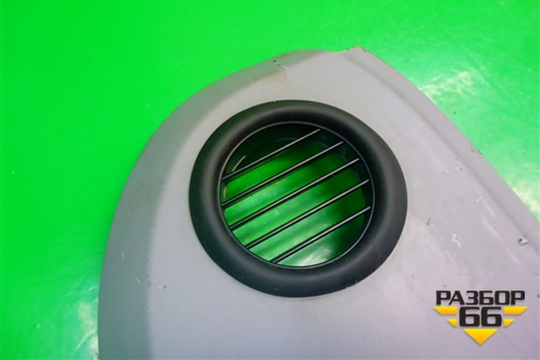 Накладка на торпедо (правая) (7L6857176) для Volkswagen Touareg c 2002-2010г (Туарег)