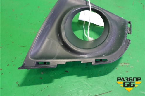 Накладка ПТФ левая (8148202390) для Toyota Corolla (E18) с 2012-2019г (Королла 180)