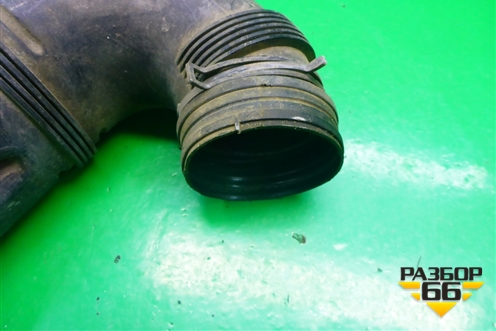 Патрубок воздушного фильтра (7L0129684A) для Volkswagen Touareg c 2002-2010г (Туарег)