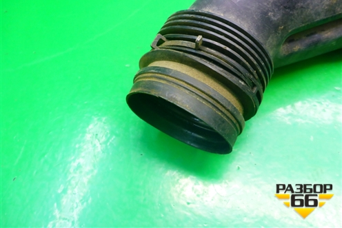 Патрубок воздушного фильтра (7L0129684A) для Volkswagen Touareg c 2002-2010г (Туарег)
