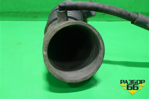 Патрубок воздушного фильтра (MR993560) для Mitsubishi Grandis с 2004г